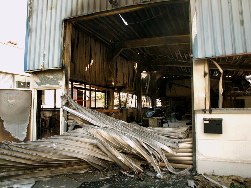 Feuer Halle Siegburg Gewerbegebiet Zange P058.JPG